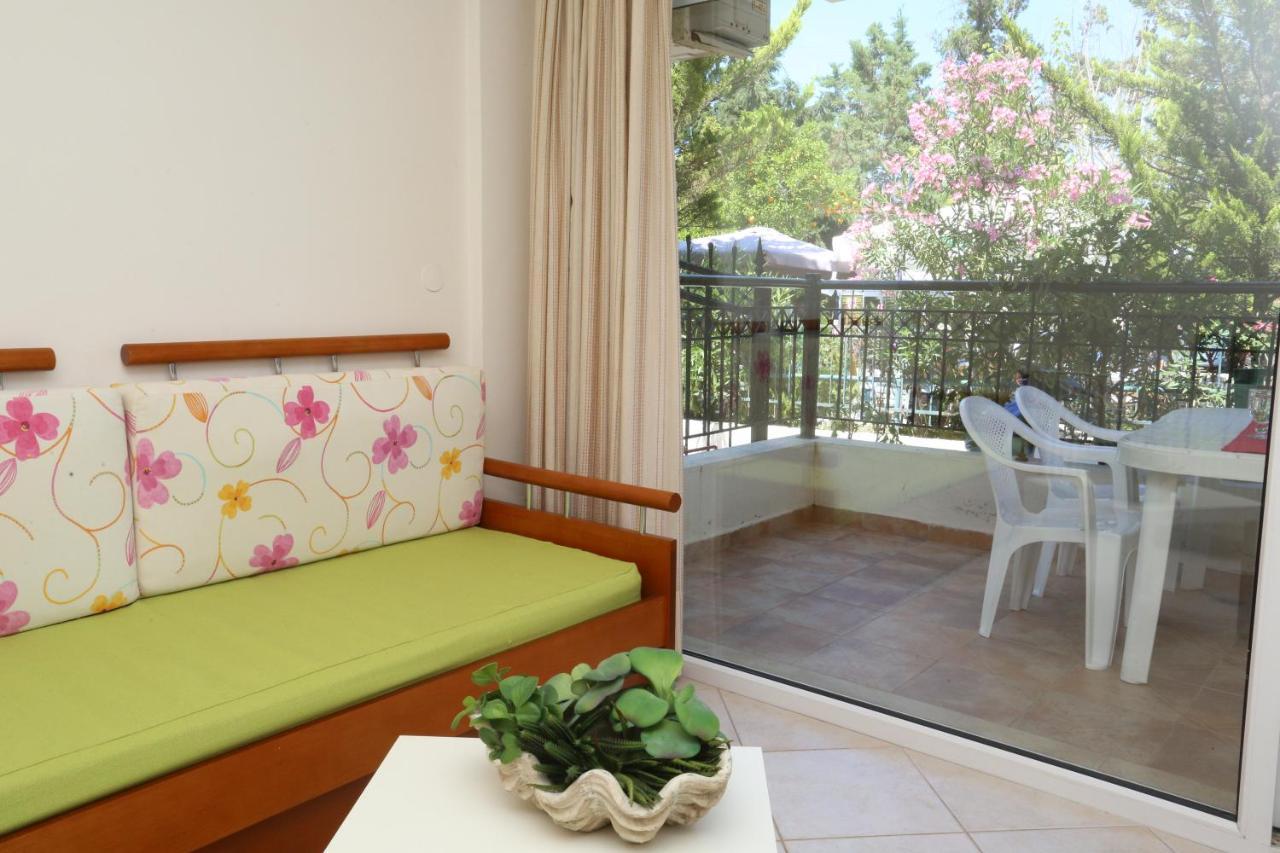 Palia Platia Apartments Pefkochori Exterior photo